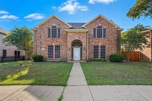 2313 Loretta Ln in Rowlett, TX - Building Photo