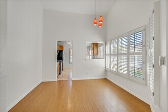 313 Montcliff Ave in Henderson, NV - Building Photo - Building Photo