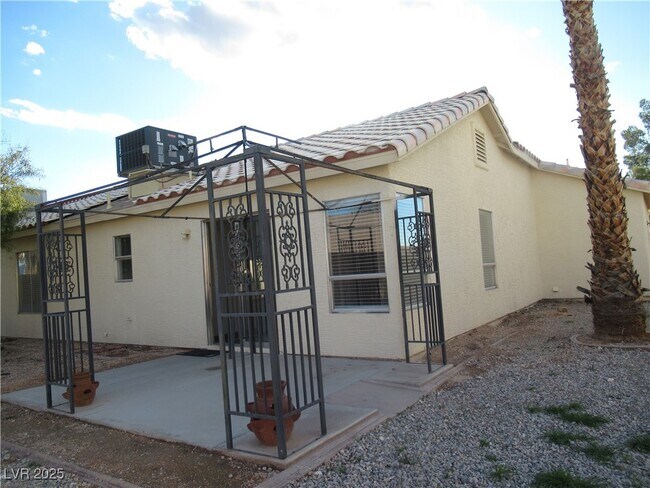 property at 4924 Lone Vista Way