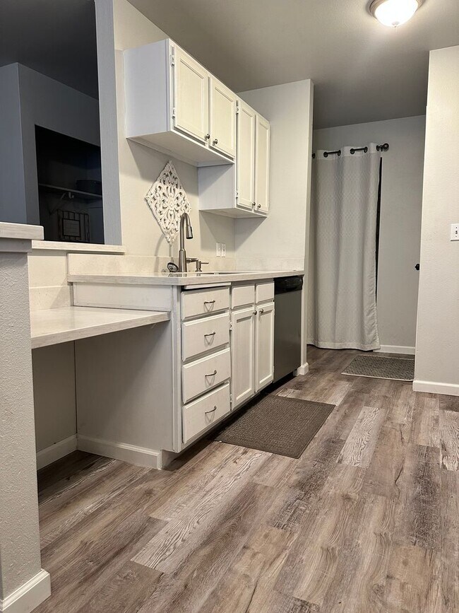 667 4th St NE-Unit -667-4th St L-102 in East Wenatchee, WA - Building Photo - Building Photo