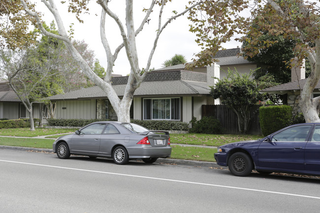 17316 San Mateo St in Fountain Valley, CA - Foto de edificio - Building Photo