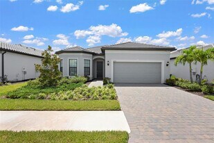 6205 Grande Talon Ln in Nokomis, FL - Building Photo