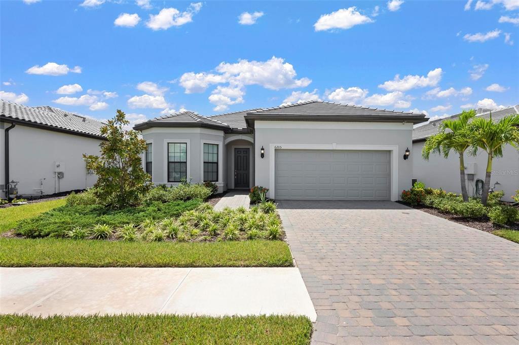 6205 Grande Talon Ln in Nokomis, FL - Building Photo