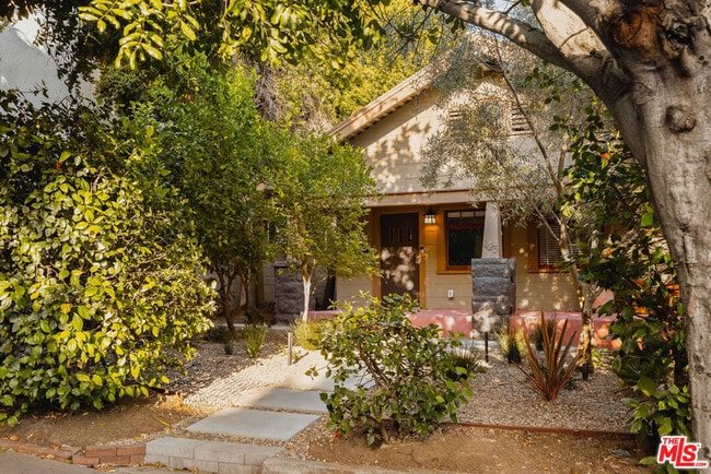 property at 1123 W Kensington Rd