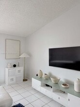 10017 W Okeechobee Rd in Hialeah Gardens, FL - Building Photo - Building Photo