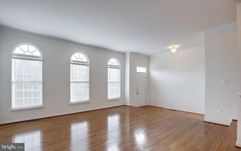 25859 Kirkwood Square in Chantilly, VA - Building Photo - Building Photo