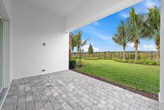 10720 Northbrook Cir in Palm Beach Gardens, FL - Building Photo - Building Photo