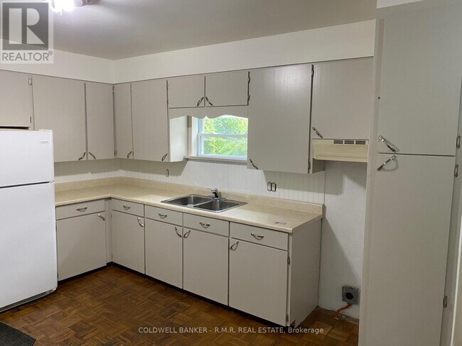 348 University Ave W in Cobourg, ON - Building Photo - Building Photo