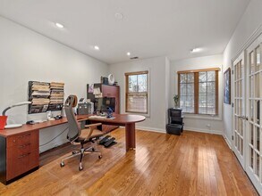 2048 Valor Ct in Glenview, IL - Building Photo - Building Photo