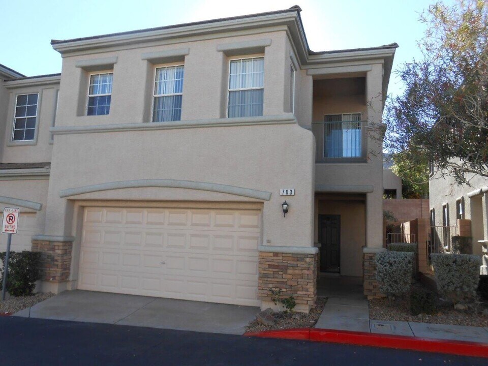 703 Respectful Ridge Ave in Henderson, NV - Building Photo