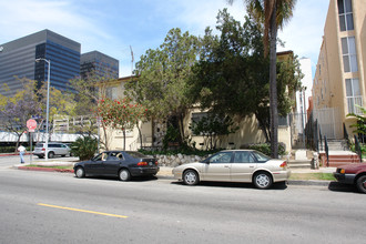 704 S Harvard Blvd in Los Angeles, CA - Building Photo - Building Photo