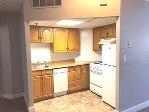 479 Commonwealth Ave, Unit 306 in Boston, MA - Foto de edificio - Building Photo