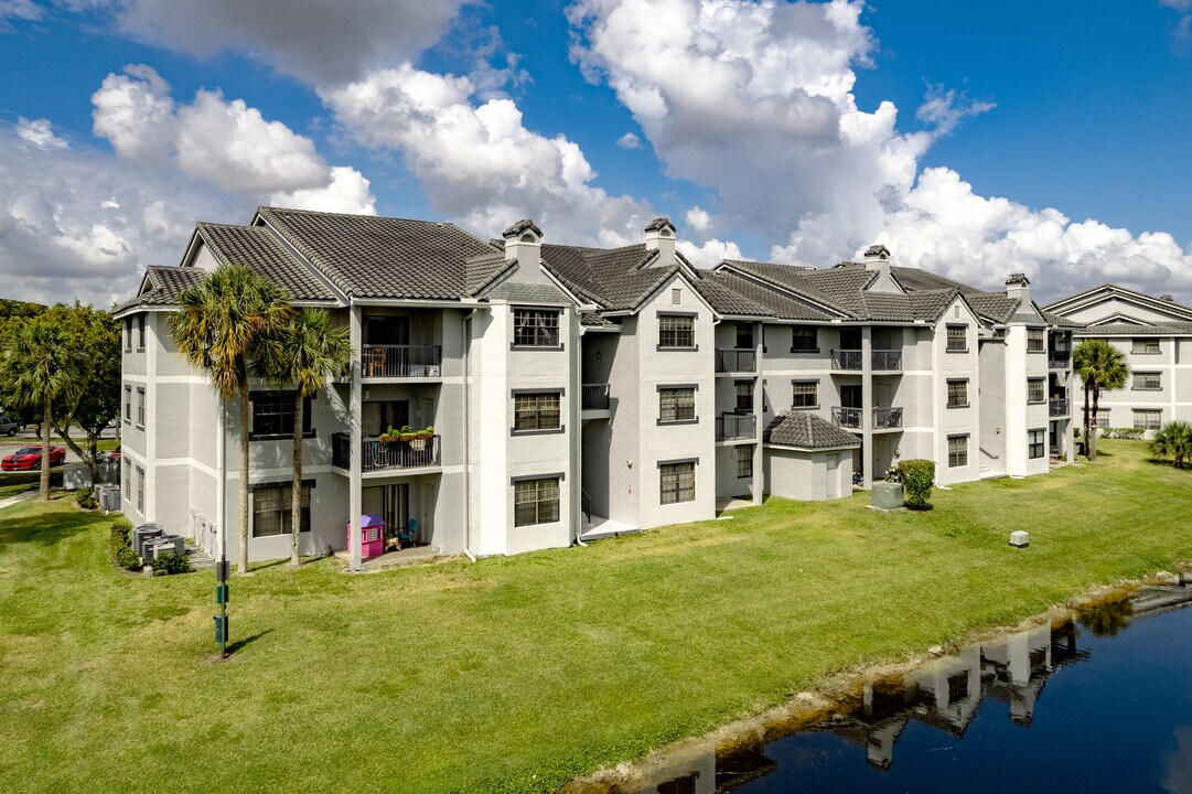 Atlantic Springs in Coral Springs, FL - Building Photo