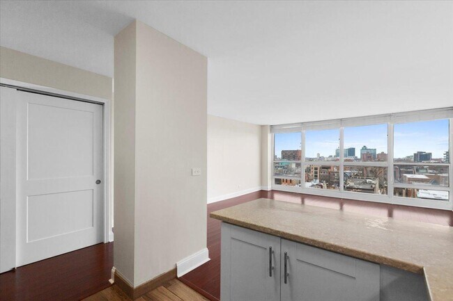 1540 N La Salle Dr in Chicago, IL - Building Photo - Building Photo