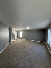 4664 Willowbrook Dr in Columbus, IN - Building Photo - Building Photo