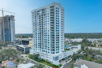 Altura Bayshore in Tampa, FL - Foto de edificio - Building Photo