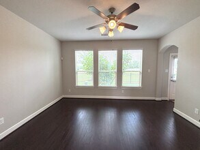 9611 Knights Station Dr in Houston, TX - Building Photo - Building Photo