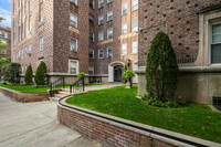 7337 Austin St in Forest Hills, NY - Building Photo - Building Photo