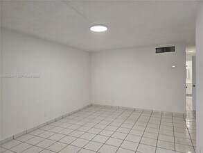 1719 Wiley St in Hollywood, FL - Building Photo - Building Photo