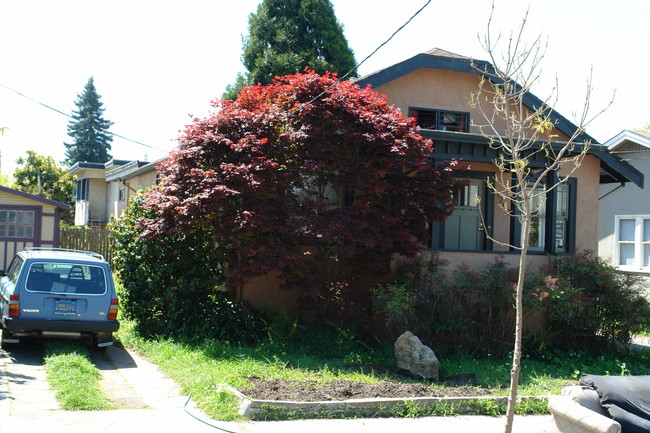 1206-1208 Carleton St in Berkeley, CA - Building Photo - Building Photo