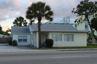 Recovery House in Lake Worth, FL - Foto de edificio - Primary Photo