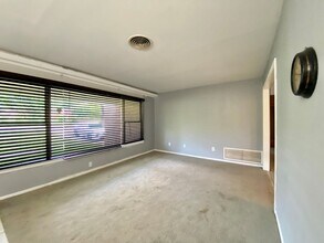 6710 Moss Oak Dr in San Antonio, TX - Building Photo - Building Photo