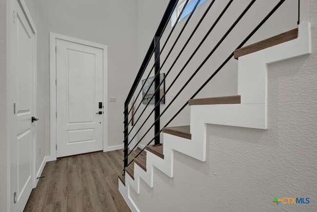 104 Creekside Trail in Kyle, TX - Foto de edificio - Building Photo