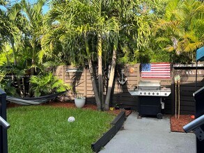 2201 Miami Rd in Fort Lauderdale, FL - Building Photo - Building Photo