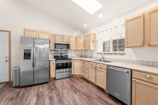 909 E 1st Ave in Post Falls, ID - Building Photo - Building Photo