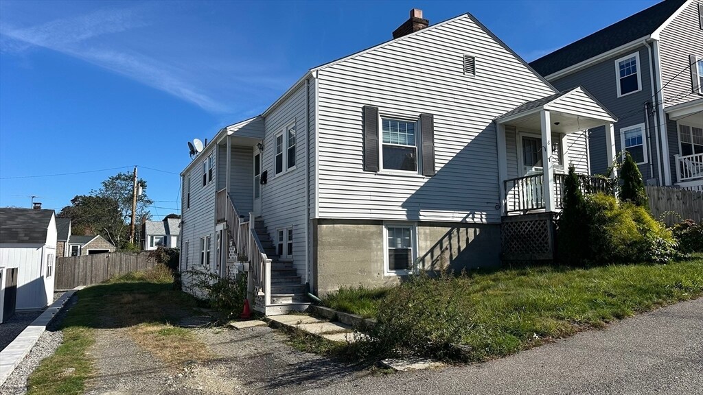 8 Richfield St in Quincy, MA - Building Photo