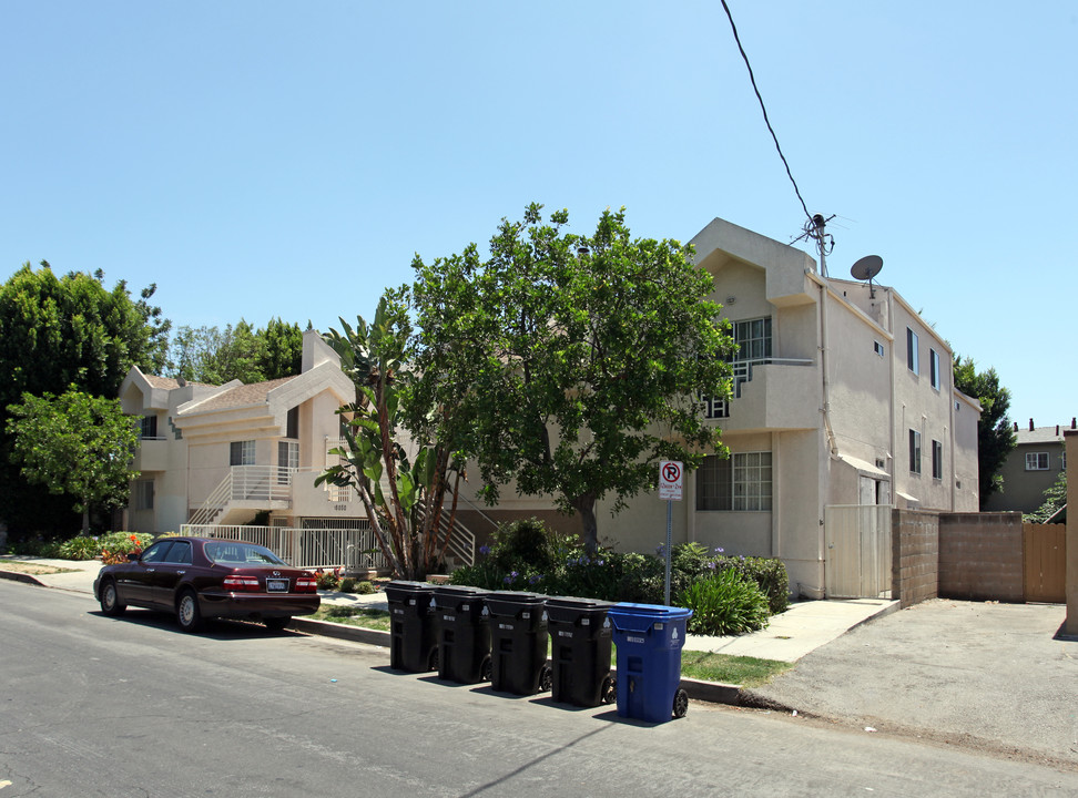 16050 Hart St in Van Nuys, CA - Building Photo