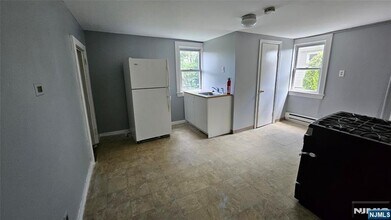 309 Hudson St in Hackensack, NJ - Building Photo - Building Photo