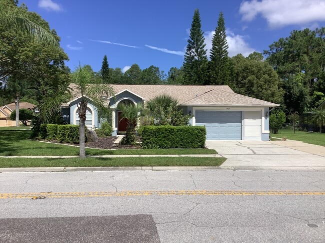 property at 1427 Kinsmere Dr