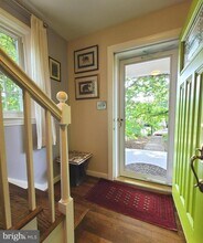 855 N Larrimore St in Arlington, VA - Building Photo - Building Photo