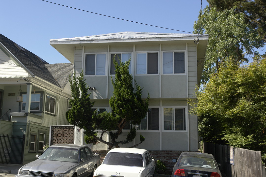 2535 E 29th St in Oakland, CA - Building Photo