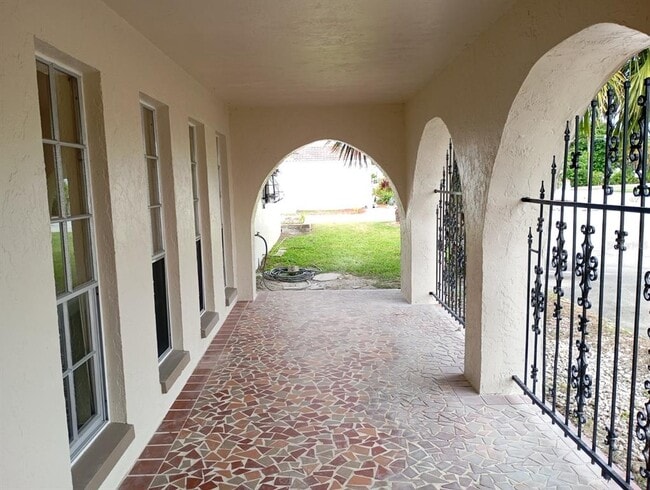 3944 Headsail Dr in New Port Richey, FL - Building Photo - Building Photo