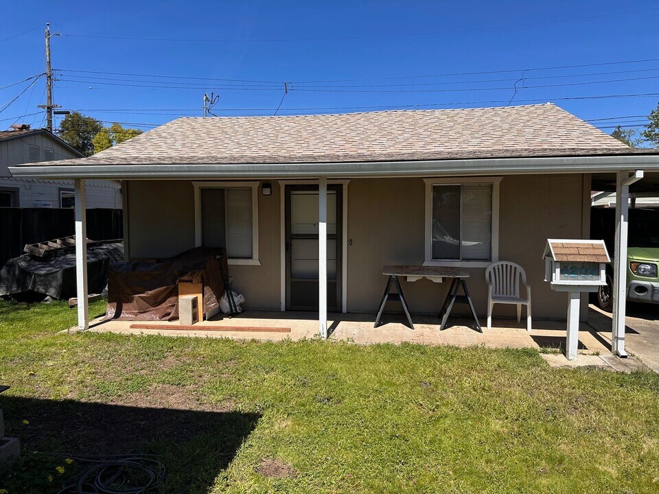 4207 H St in Sacramento, CA - Building Photo
