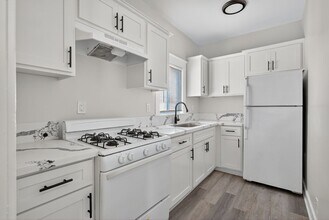 905 Cherry Ave in Long Beach, CA - Building Photo - Building Photo