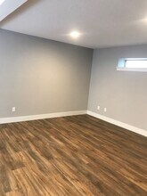 7936 SE Raymond St in Portland, OR - Building Photo - Building Photo