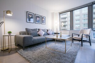 7 E 91st St in New York, NY - Building Photo