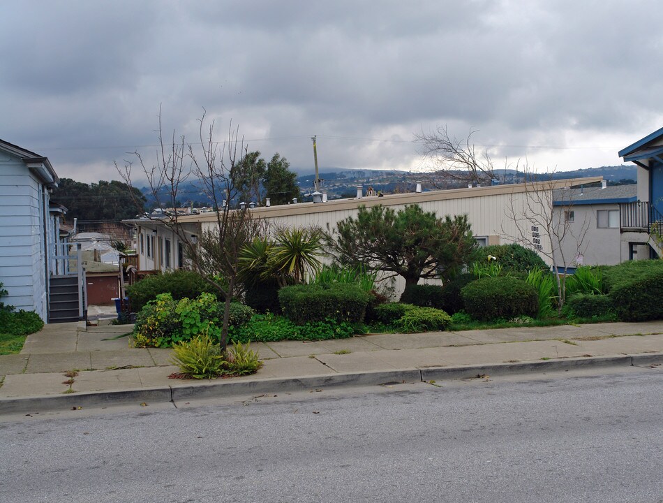 813-815 Baden Ave in South San Francisco, CA - Building Photo