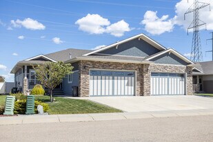 Brookside Villas in Red Deer, AB - Building Photo