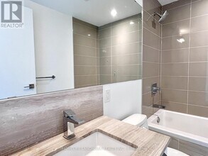 28-828 Wellesley St E in Toronto, ON - Building Photo - Building Photo
