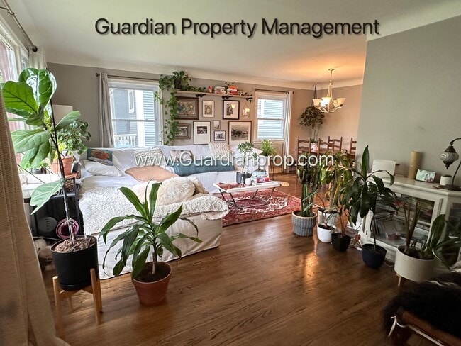 4400 Zenith Ave S in Minneapolis, MN - Building Photo - Building Photo