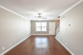 326 Sam Houston Cir in Clarksville, TN - Building Photo - Building Photo