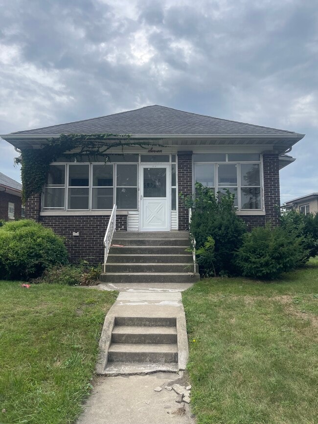 property at 7 Mason St