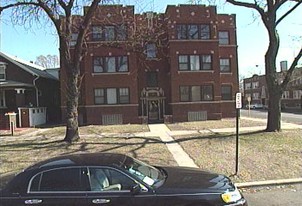 7557 S Calumet Ave Apartments