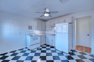 139 Phyllis Dr in Naugatuck, CT - Building Photo - Building Photo