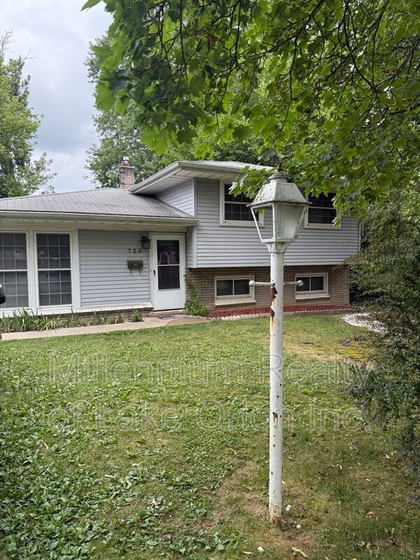 property at 725 4th Ave