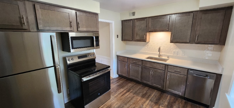 9020 W North Ave in Wauwatosa, WI - Building Photo